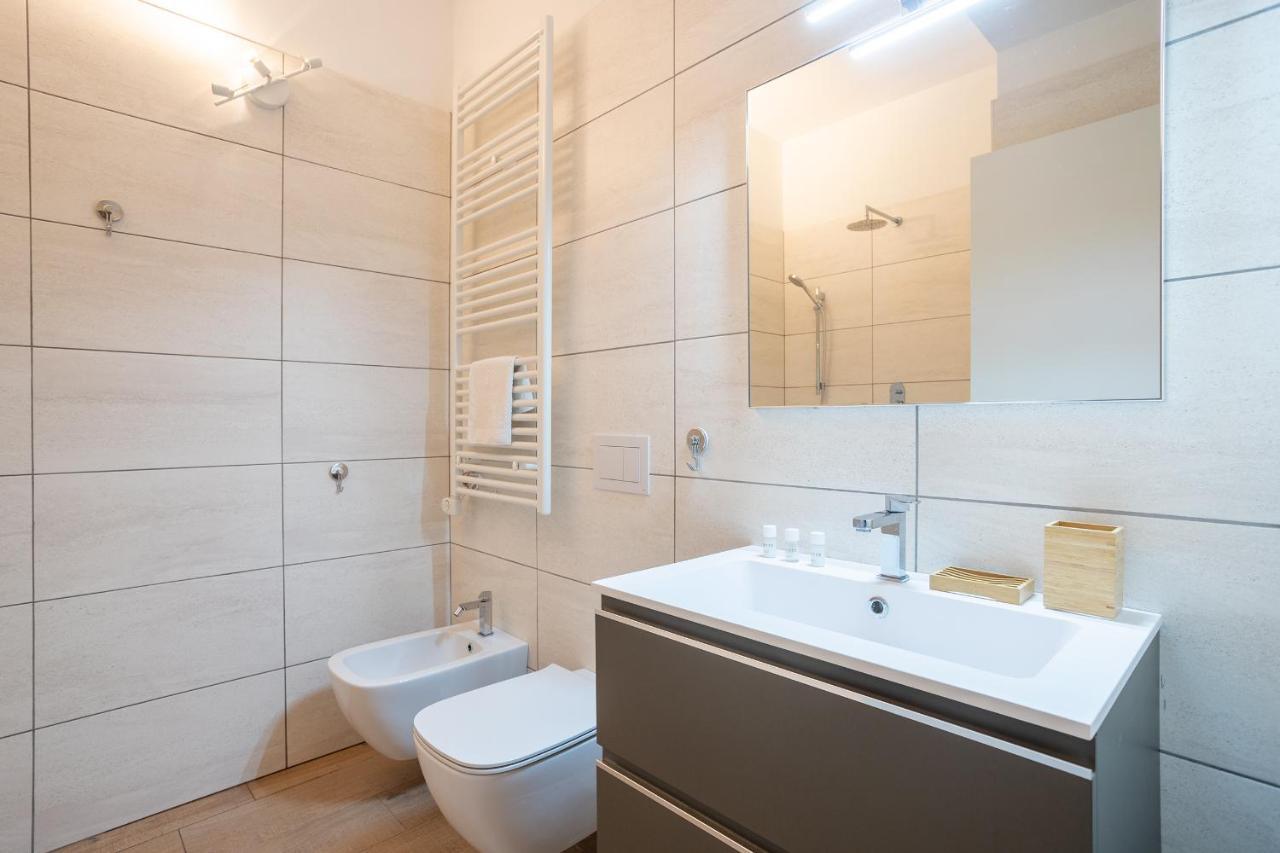 City Centre Apartment - 10 Minutes To Duomo - Free Wifi E Netflix Milan Exterior photo